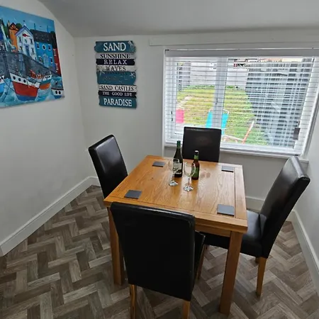 Addison House Apartment